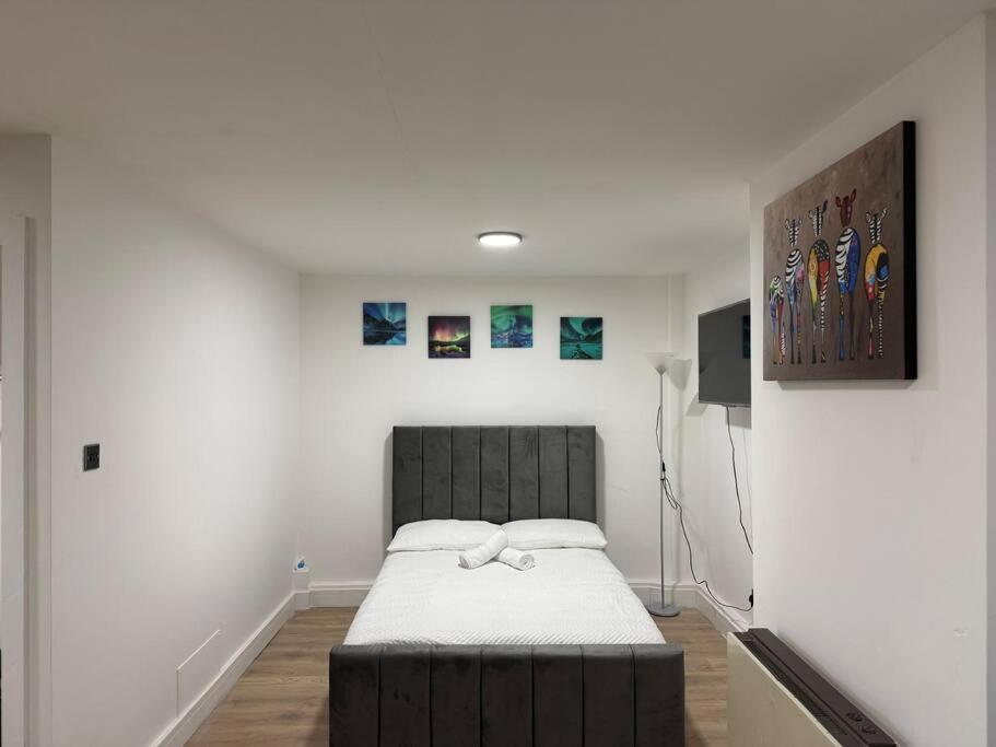 Modern 1 Bedroom - 5 Min Walk From Princess Street Eb1 爱丁堡 外观 照片
