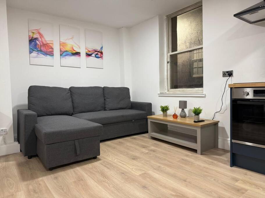 Modern 1 Bedroom - 5 Min Walk From Princess Street Eb1 爱丁堡 外观 照片